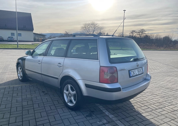 Volkswagen Passat cena 4900 przebieg: 260000, rok produkcji 2004 z Paczków małe 46